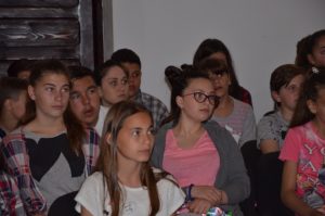 Lumea sunt eu, Lumea suntem noi